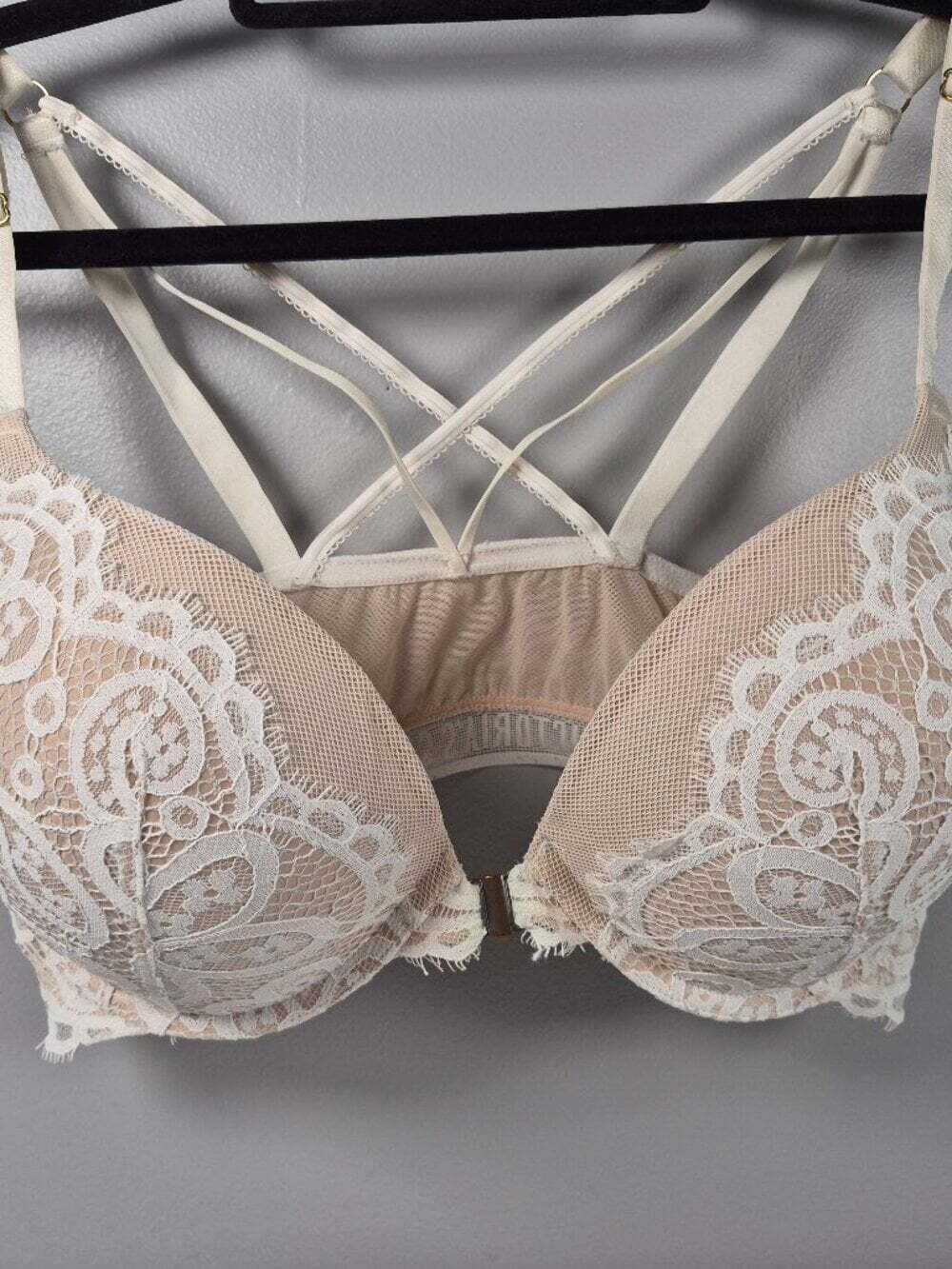 Victorias Secret Bra 36DDD Very Sexy Push Up Underwire Front Hook Lace on Nude S
